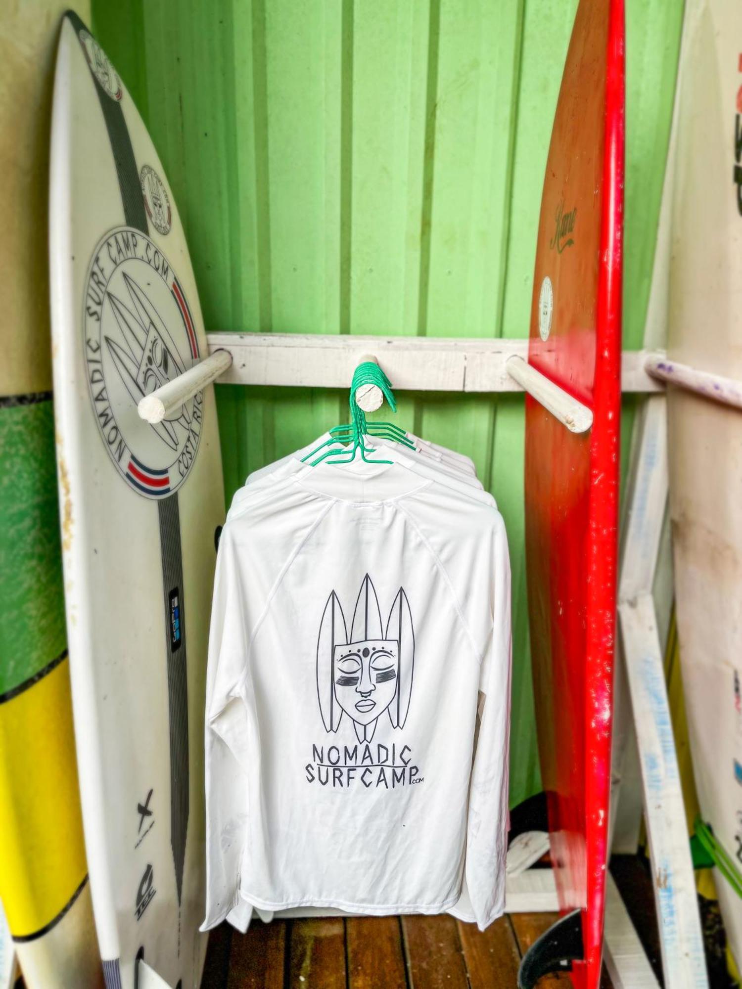 Хостел Nomadic Surf Camp Увита Экстерьер фото